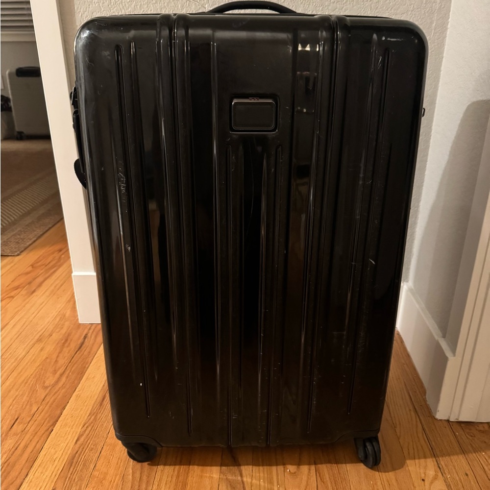 Tumi v3 Extended-Trip Expandable Hardside Spinner Suitcase